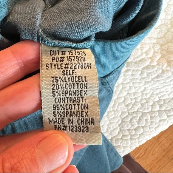 NWT XCVI Teal Hydra Flare Pant in sz L Large little smudge - Picture 13 of 13